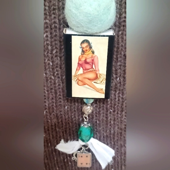 Handmade Necklace: - Picture 6 of 8